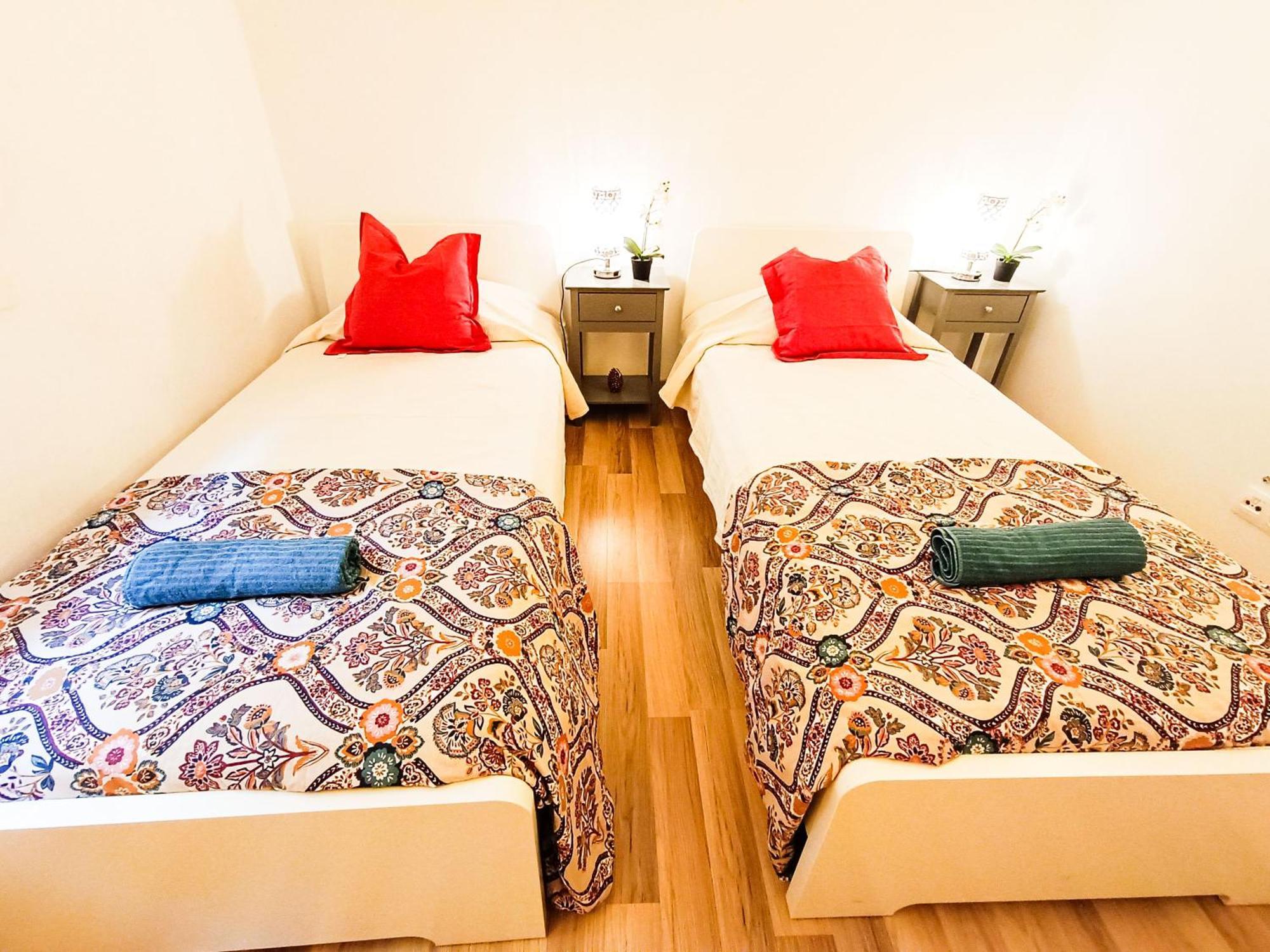 Private Rooms By La Rambla Barcelona Exterior foto